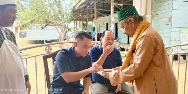Ulama Kharismatic Aceh “Abu Wahab Keude Dua” Peusijuk Ridwan Rusli Bintang Caleg DPR-RI Nomor Urut 2 Partai Demokrat