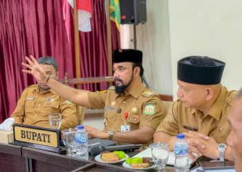 Bupati Al-Farlaky Pimpin Rakor Sengketa Lahan Masyarakat dengan PT Enam – enam