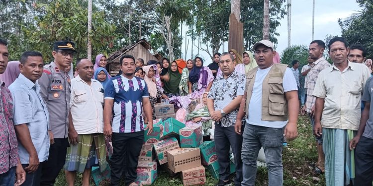 Bupati Al- Farlaky Kirim Logistik Untuk Korban Banjir Susulan