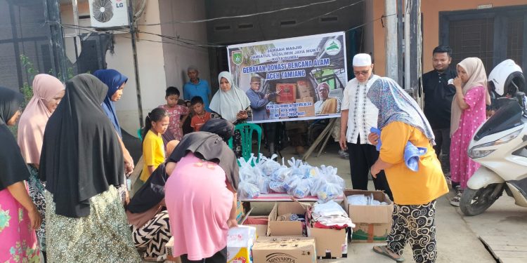 Jamaah Masjid Jamiatul Muslimin Jaya Mukti Dumai Salurkan Donasi untuk Korban Banjir Bandang Aceh Tamiang