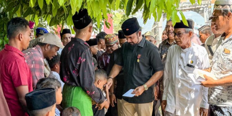 Bupati Aceh Timur Iskandar Usman AL-Farlaky Hadiri Khanduri Laot Lhok Kuala Idi, Santuni Anak Yatim Dan Warga, Ajak Sinergi Bangun Aceh Timur